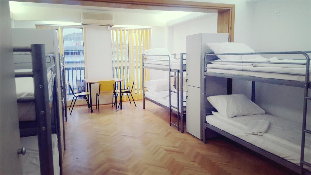 Sleep Inn Hostel Bucharest Exterior photo