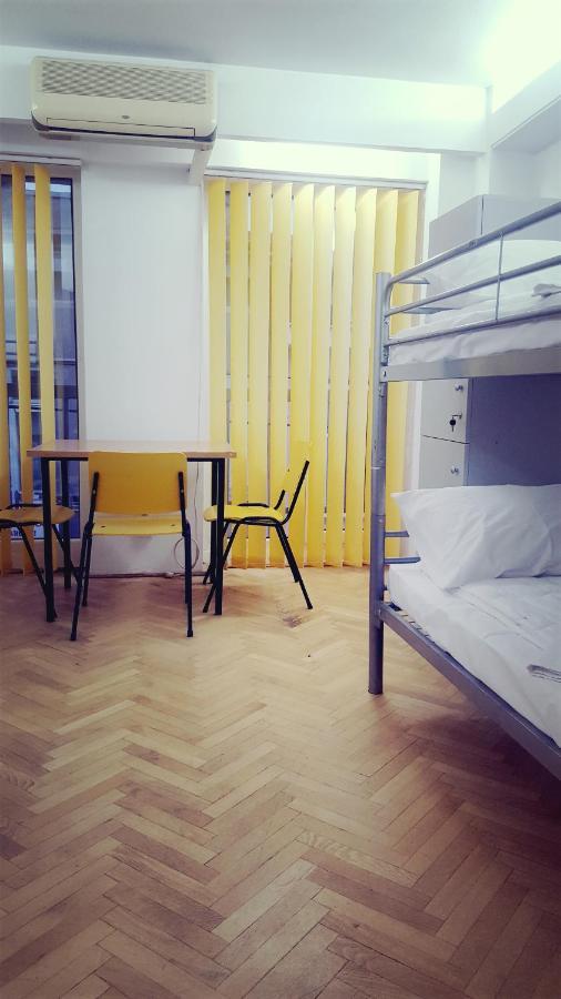 Sleep Inn Hostel Bucharest Exterior photo