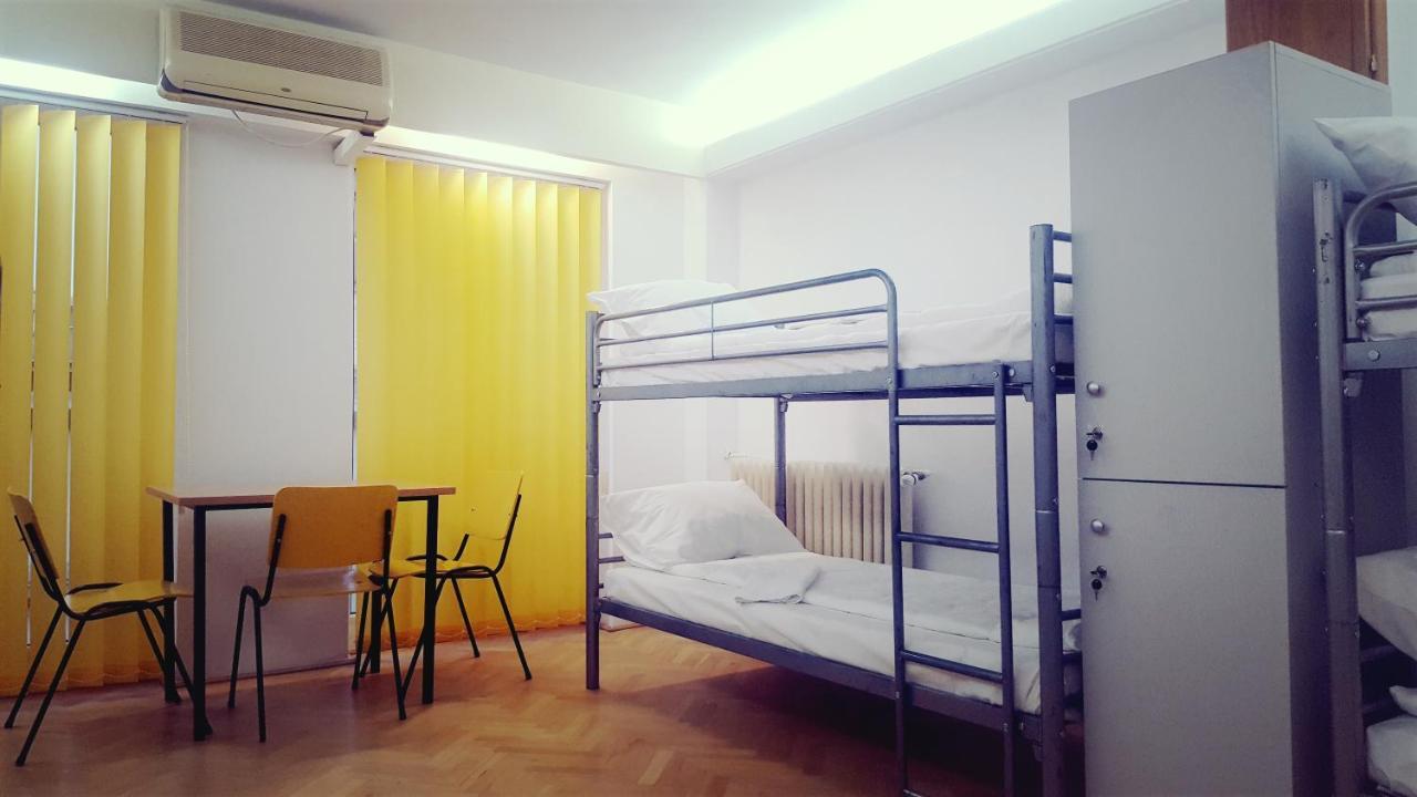 Sleep Inn Hostel Bucharest Exterior photo