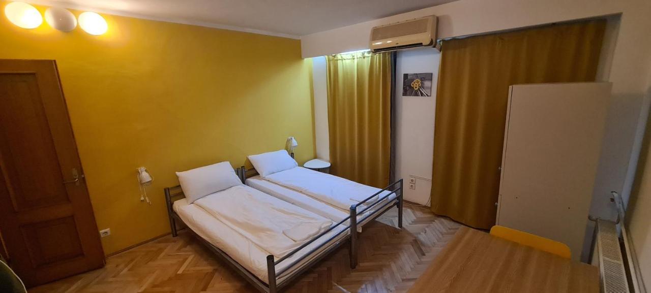 Sleep Inn Hostel Bucharest Exterior photo